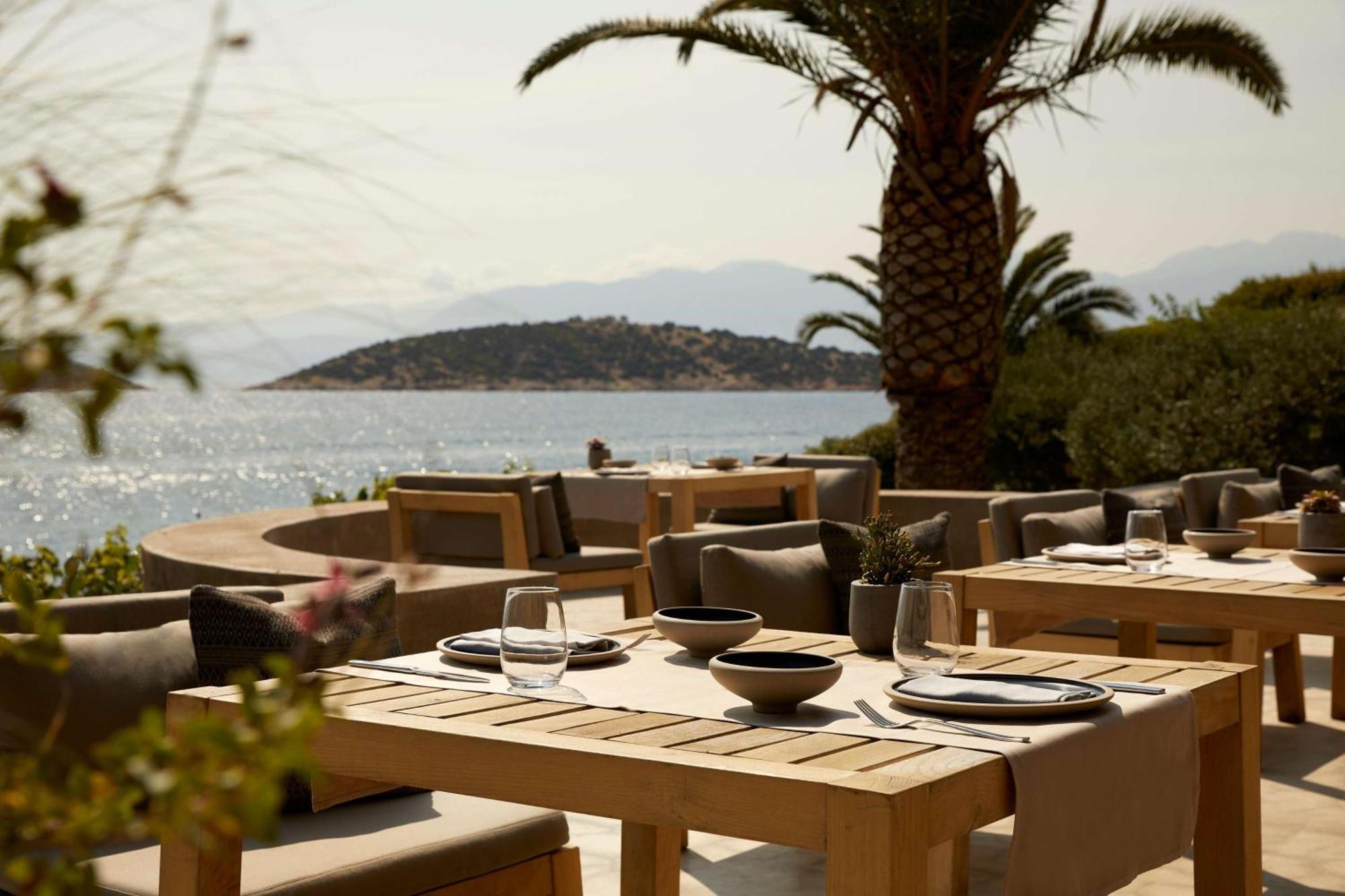 Minos Palace Resort - Adults Only Agios Nikolaos  Bagian luar foto The restaurant at the hotel