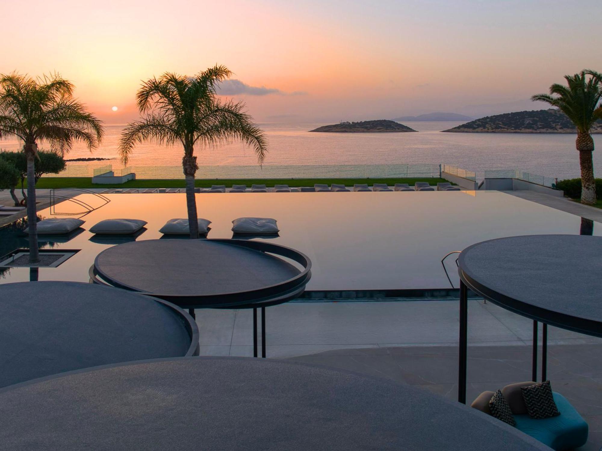 Minos Palace Resort - Adults Only Agios Nikolaos  Bagian luar foto Sunset at the Mykonos Villa