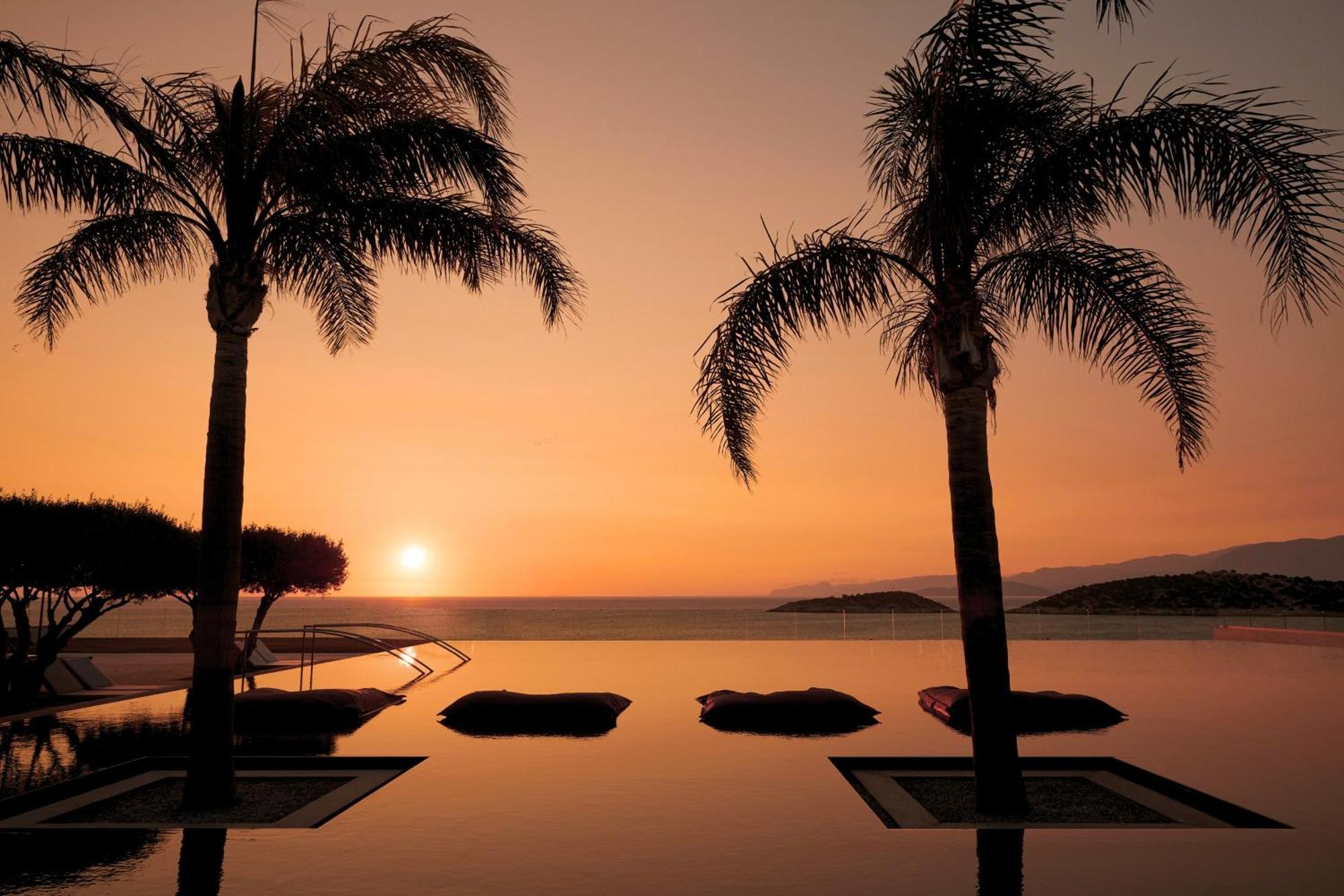 Minos Palace Resort - Adults Only Agios Nikolaos  Bagian luar foto Sunset at the pool